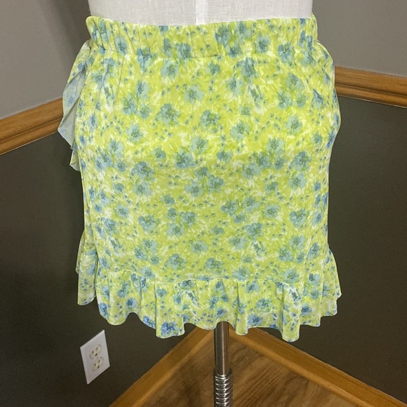 SO lime green white & blue floral ruffle mini skirt size s - Picture 4 of 6